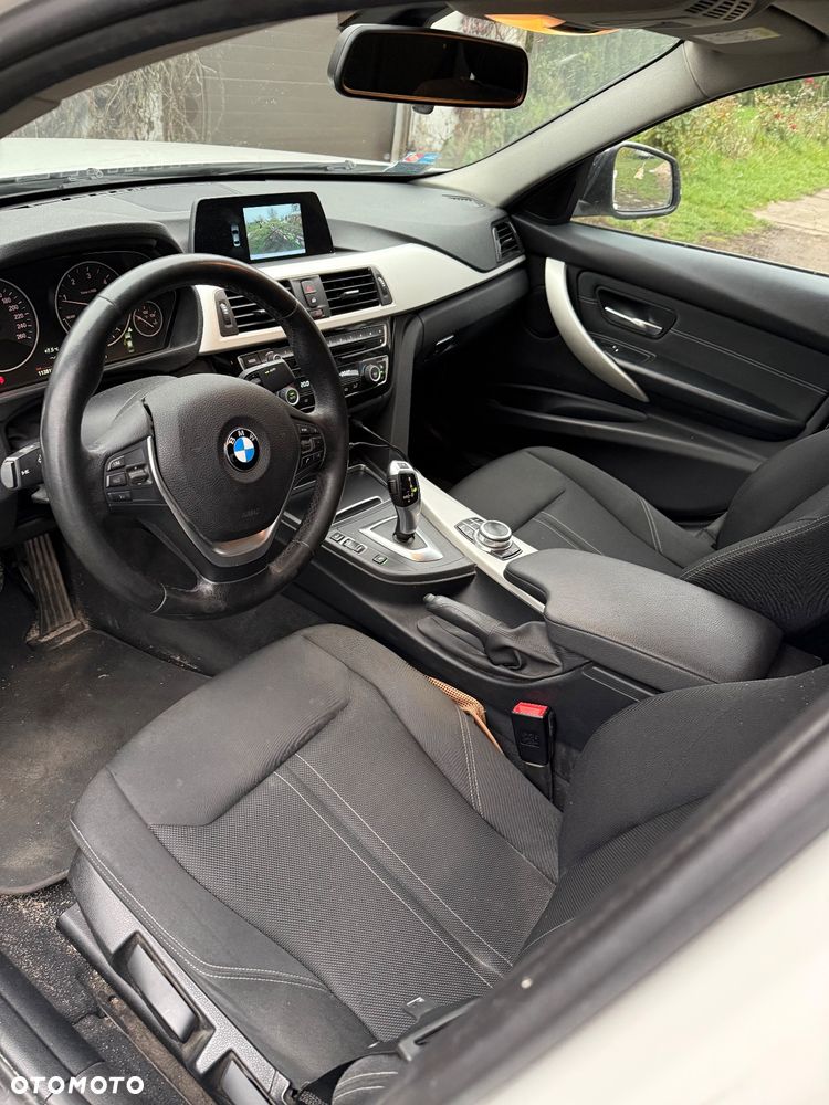 BMW Seria 3 318d - 5