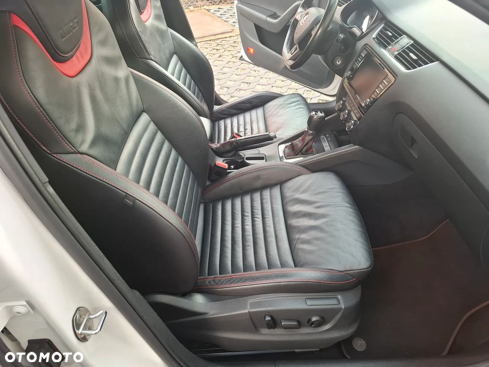 Skoda Octavia 2.0 TDI DSG RS - 15