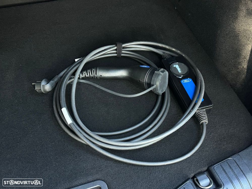 Ford Kuga 2.5 PHEV Titanium - 23