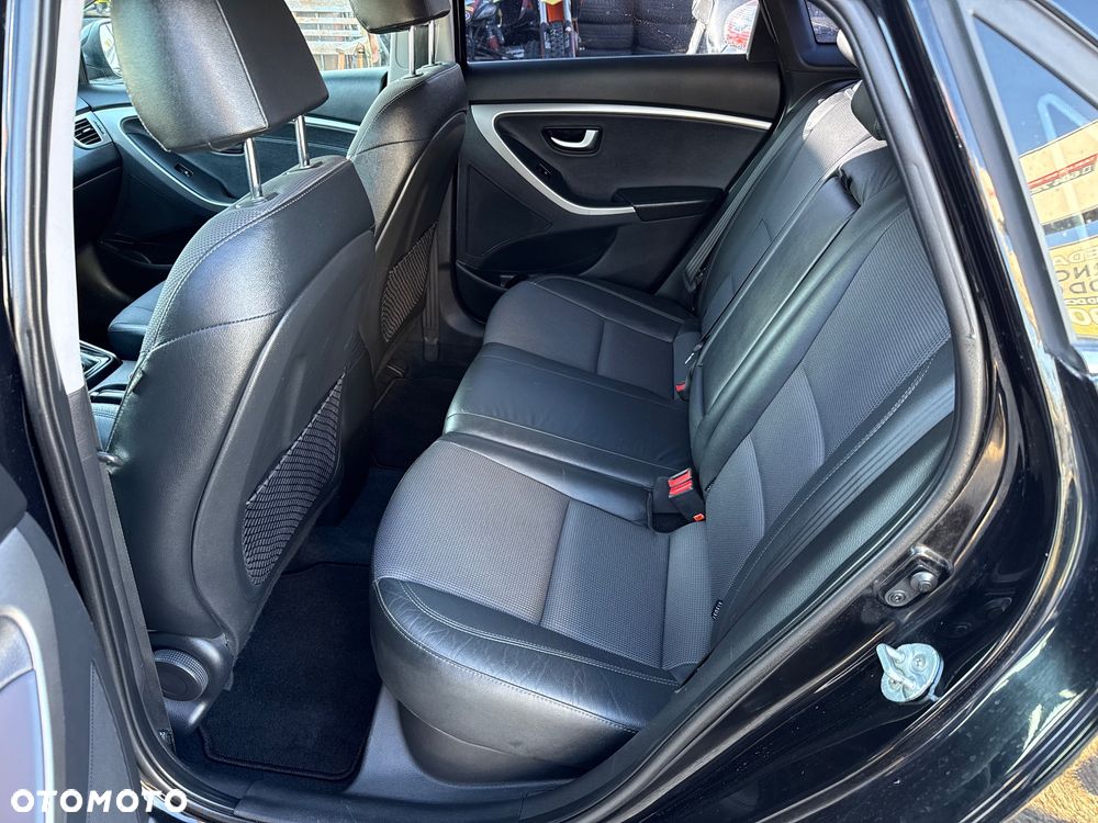 Hyundai i30 1.6 Comfort EU5 - 22