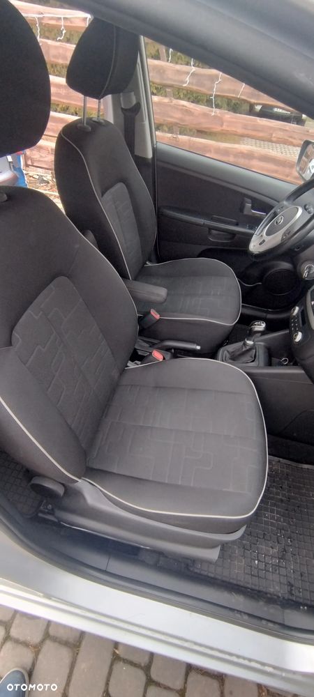 Kia Venga 1.6 CVVT Dream Team Edition - 9