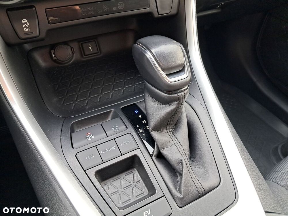 Toyota RAV4 - 24