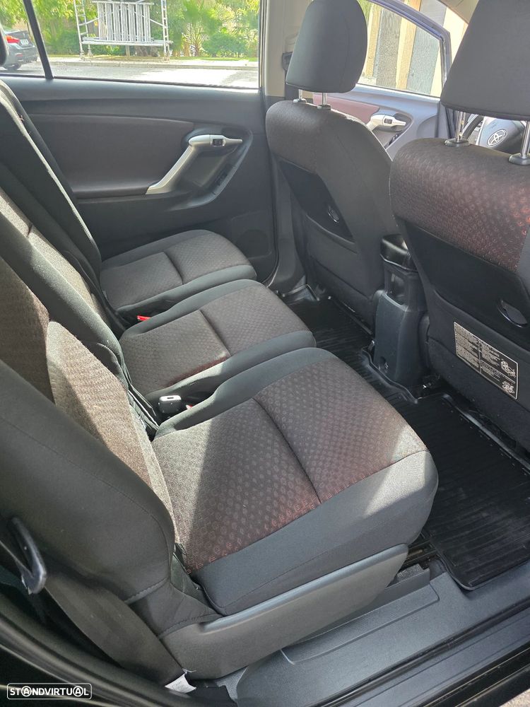 Toyota Verso 2.0 D-4D Comfort - 11