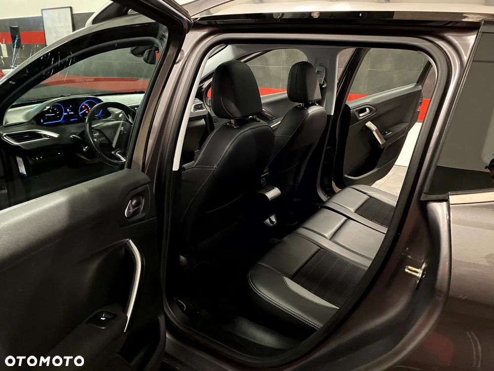 Peugeot 2008 1.6 VTi Allure - 18