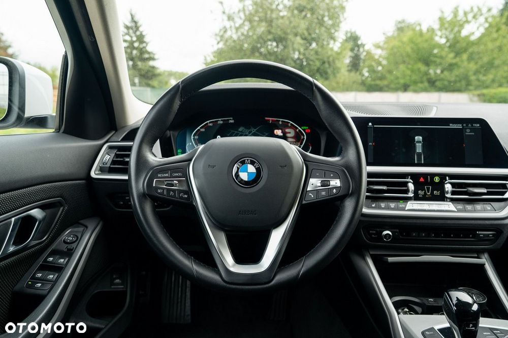 BMW Seria 3 318i Advantage - 19
