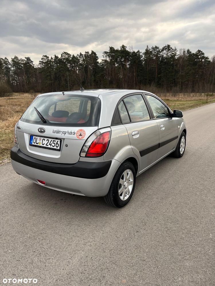 Kia Rio 1.4 City - 7