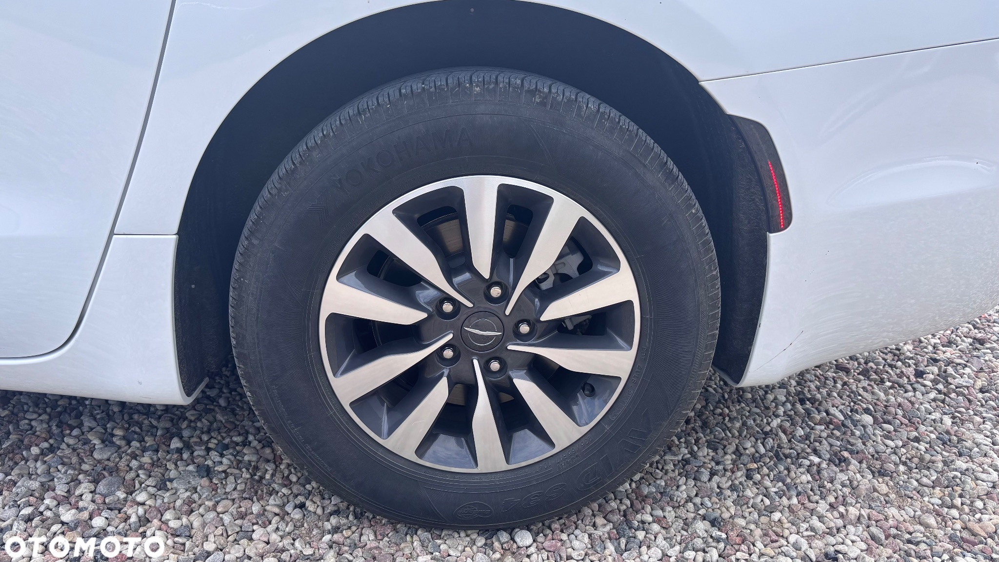 Chrysler Pacifica - 13