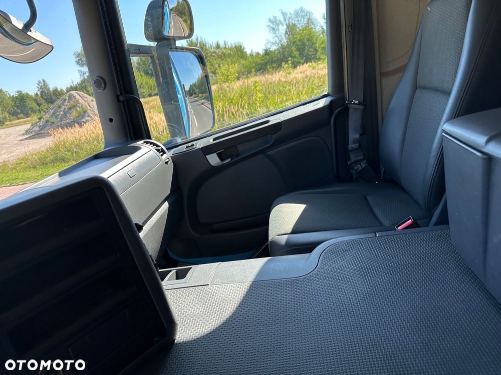 Scania P 230  skrzynia dl. 8200mm - 14