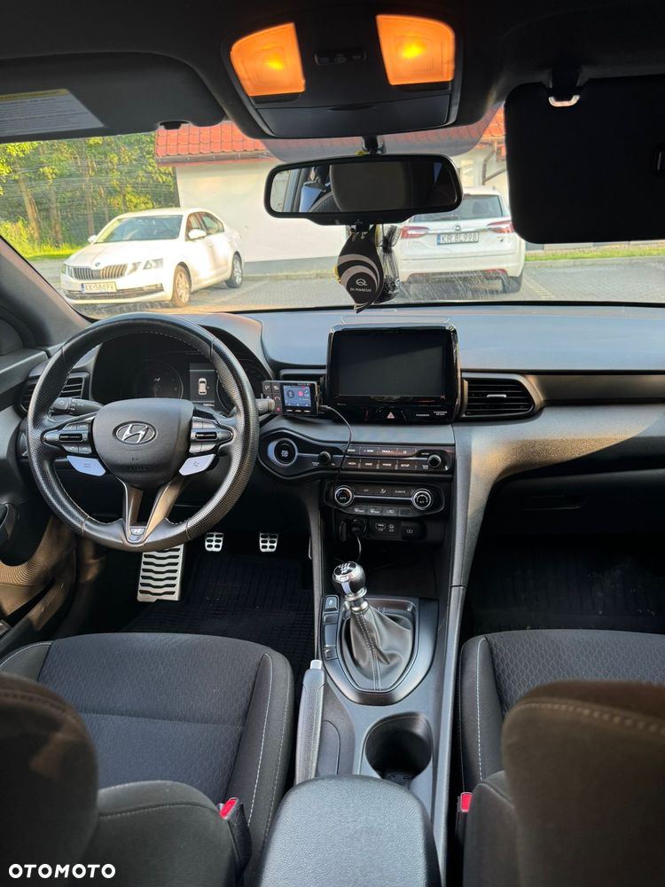Hyundai Veloster - 14