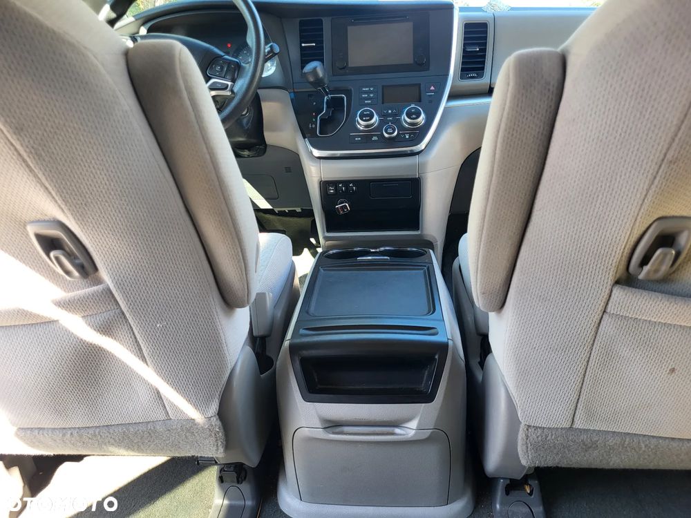 Toyota Sienna 3.5 V6 LE AWD - 30