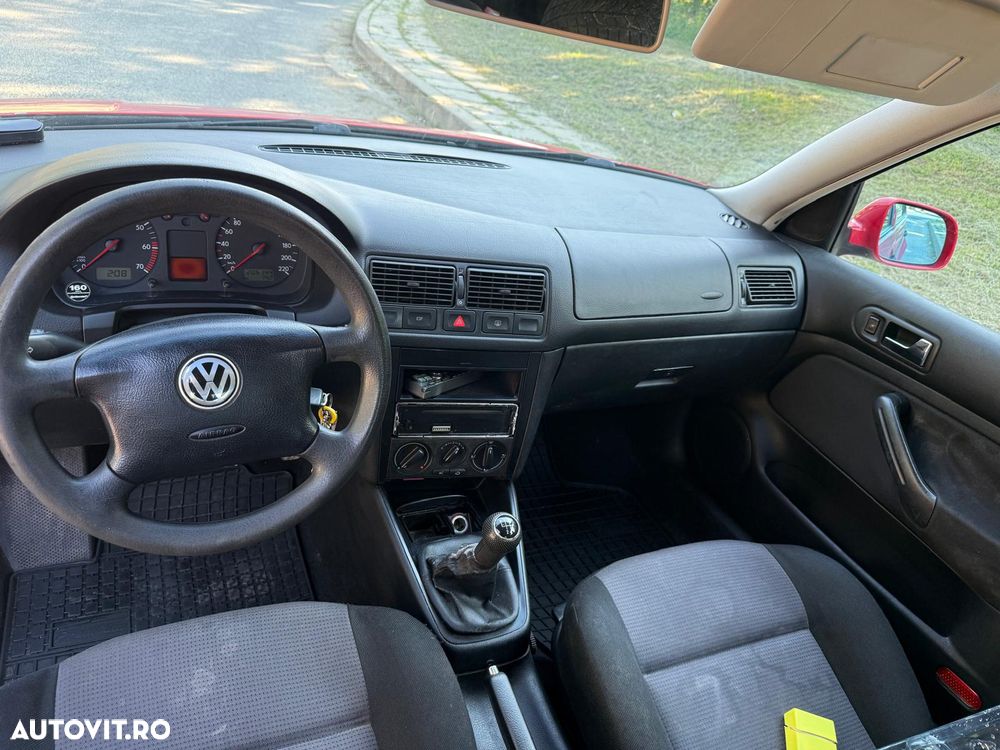 Volkswagen Golf - 6