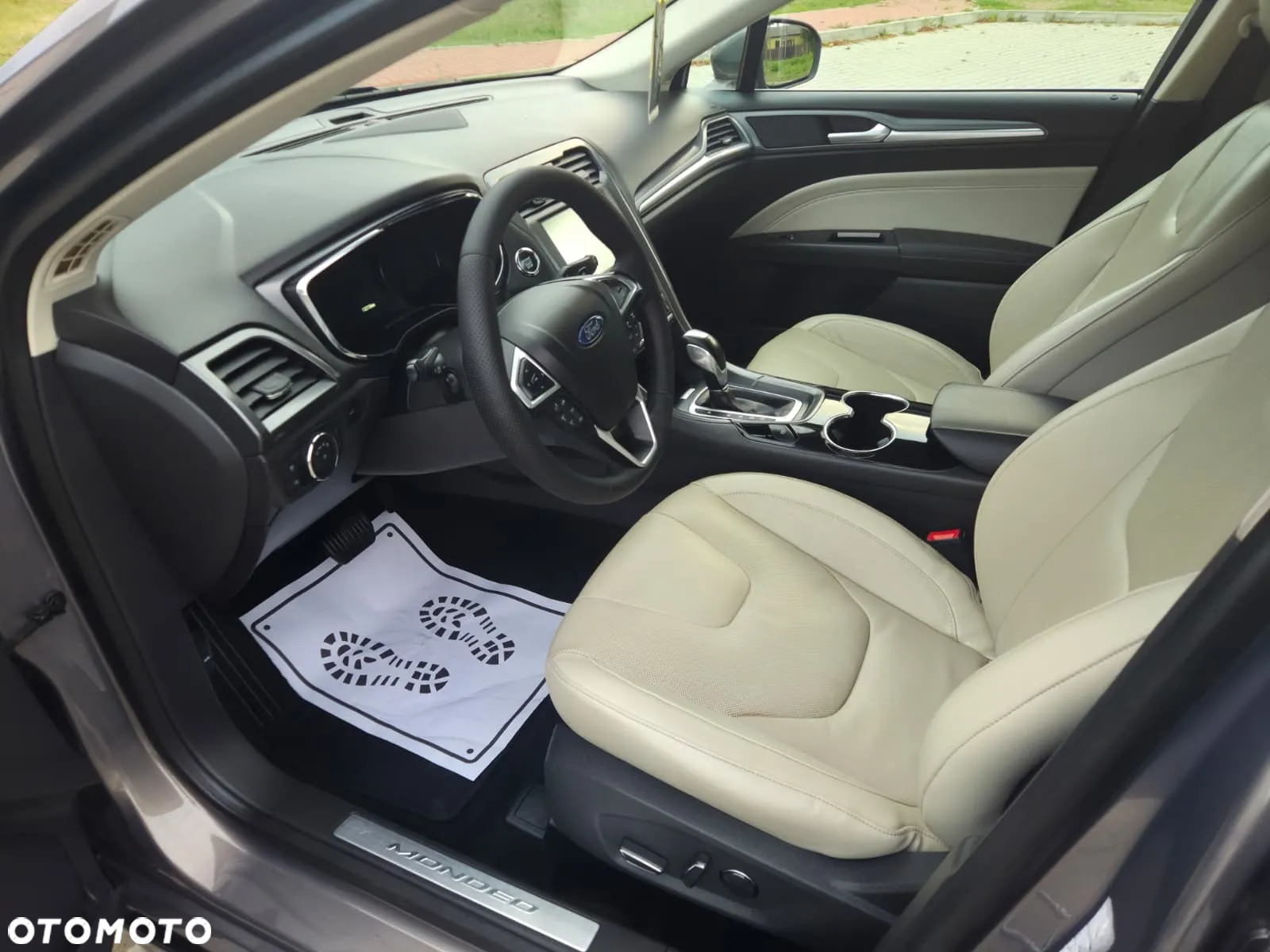 Ford Mondeo 2.0 EcoBoost Titanium - 13