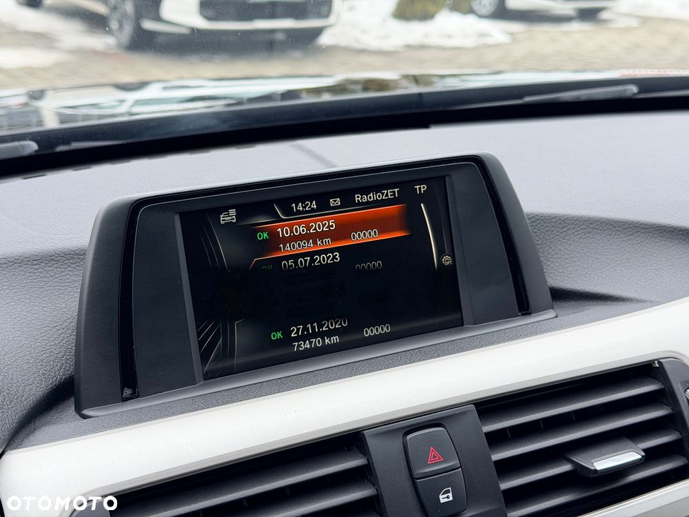 BMW Seria 3 318i - 23