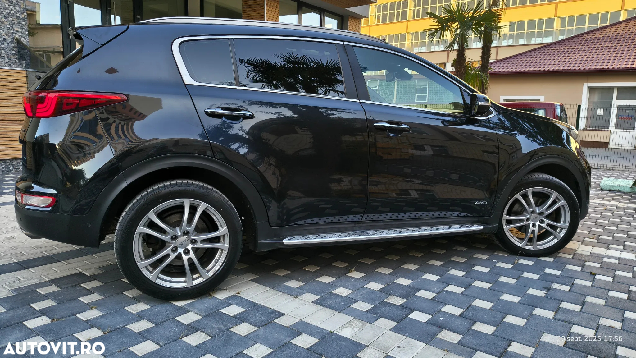 Kia Sportage 2,0 CRDI AWD Aut. GT Line - 3