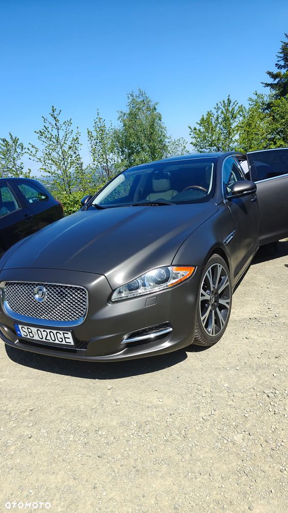 Jaguar XJ - 4