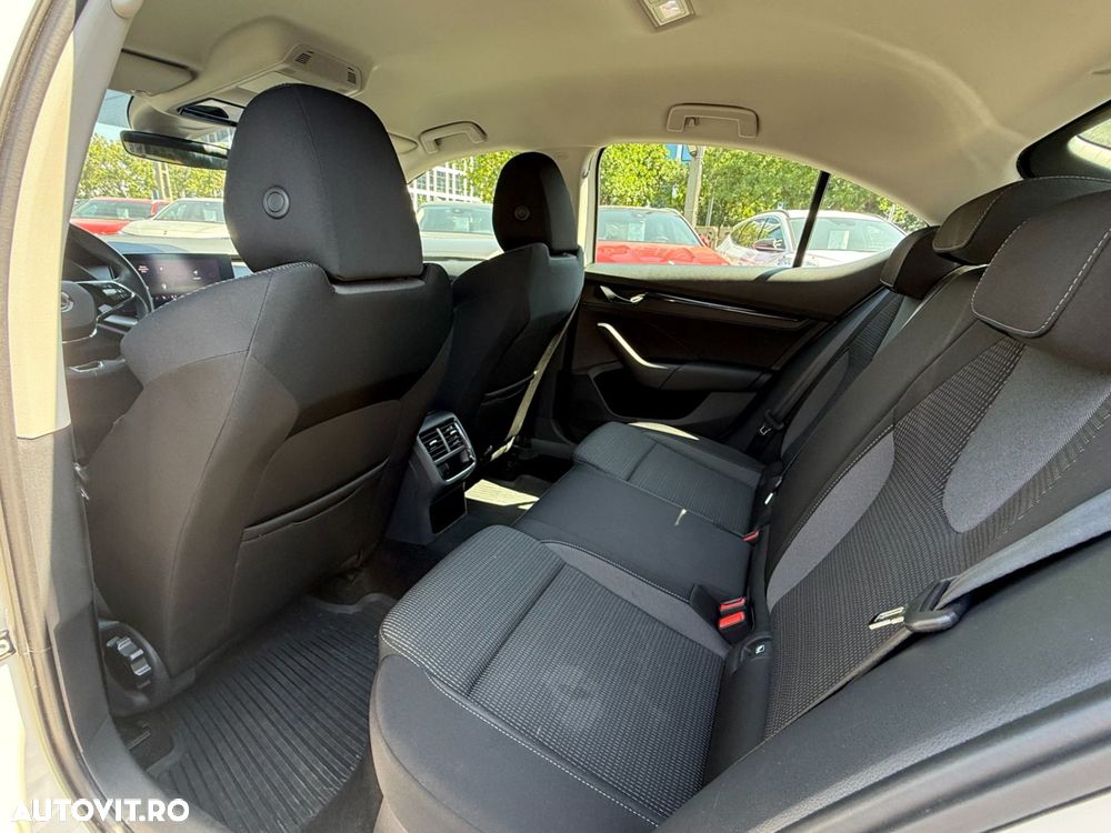 Skoda Octavia 1.0 TSI DSG Mild Hybrid Ambition - 11