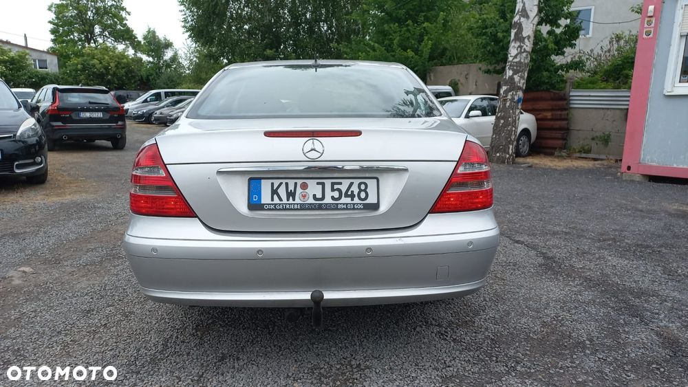 Mercedes-Benz Klasa E 240 4Matic Avantgarde - 5