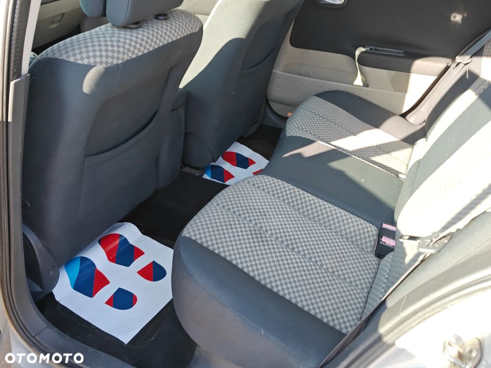 Renault Thalia 1.4 16V Alize - 8