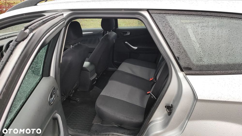 Ford Mondeo 2.0 TDCi Ambiente - 10