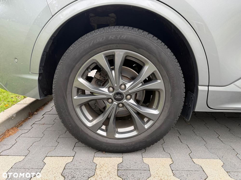 Ford Kuga - 24