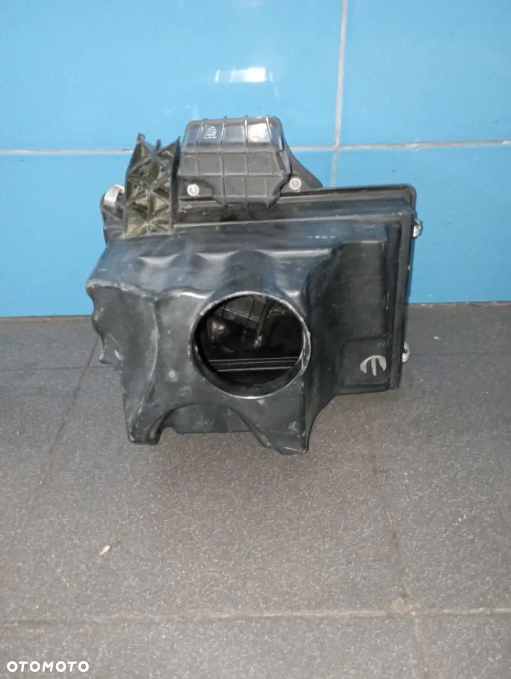 Obudowa filtra powietrza Mazda 5 - 2
