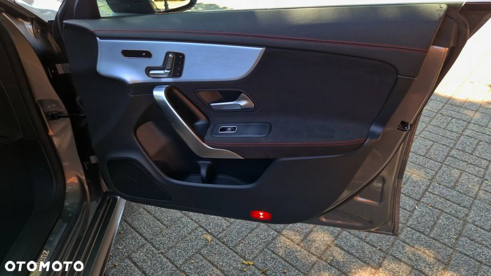 Mercedes-Benz CLA 200 d 8G-DCT AMG Line - 27