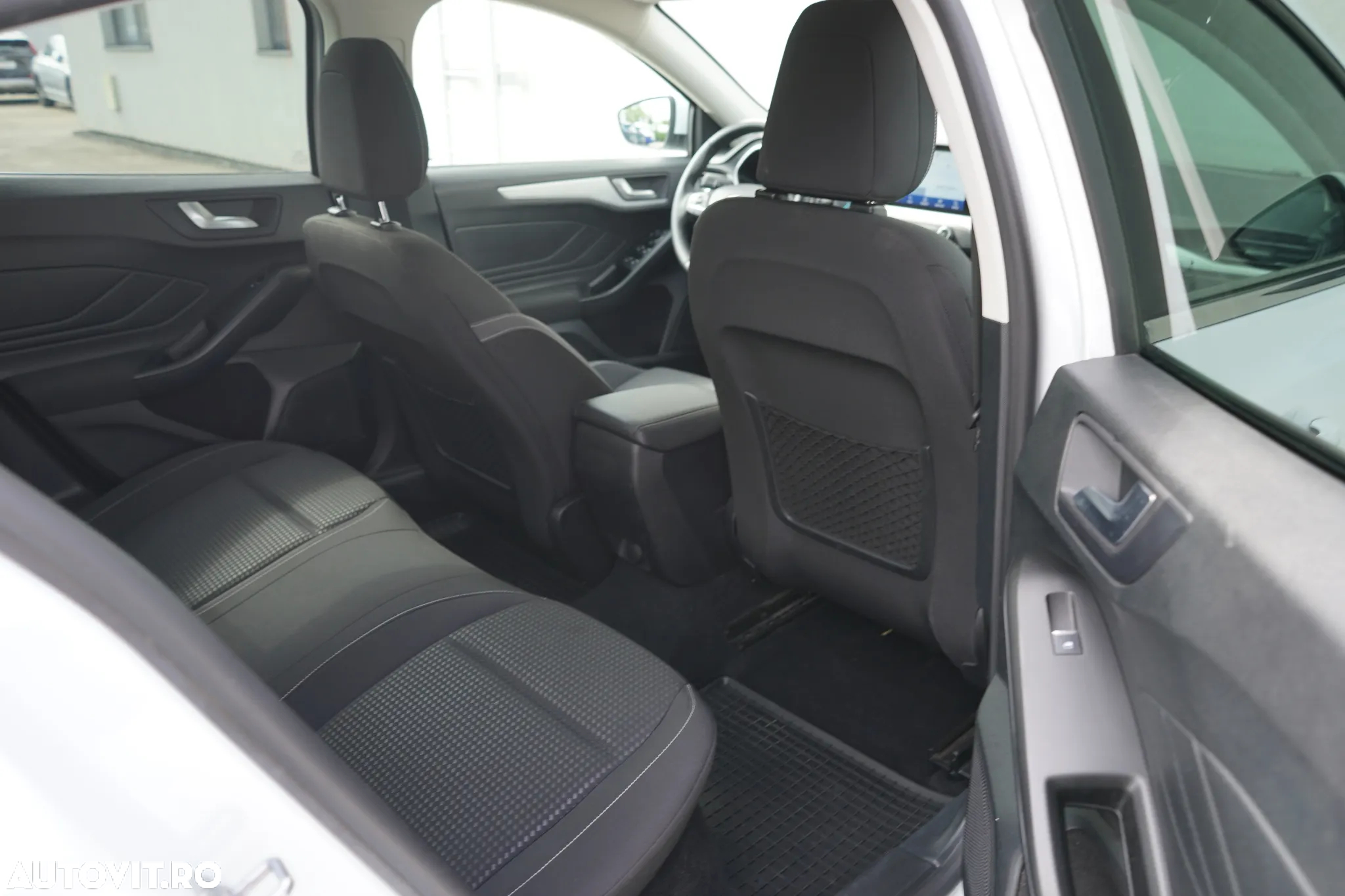 Ford Focus 1.0 EcoBoost Active - 29