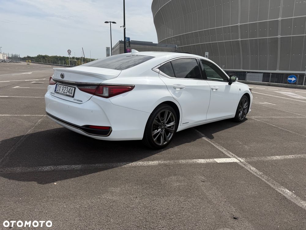 Lexus ES 300h F Sport - 3