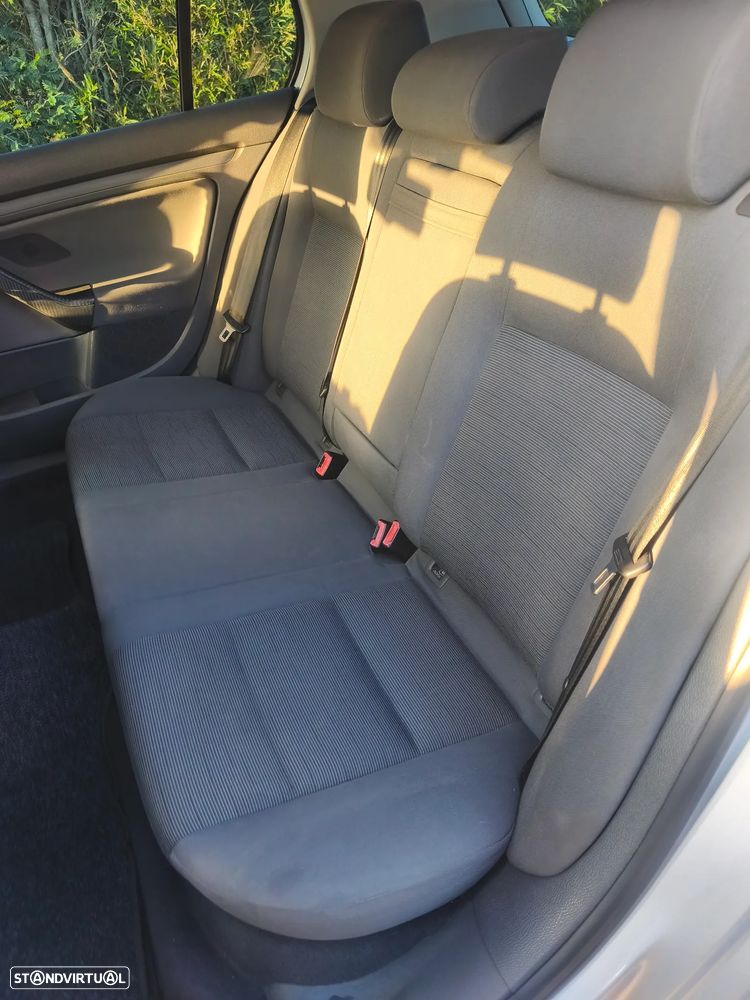 VW Golf 2.0 TDi Individual - 9
