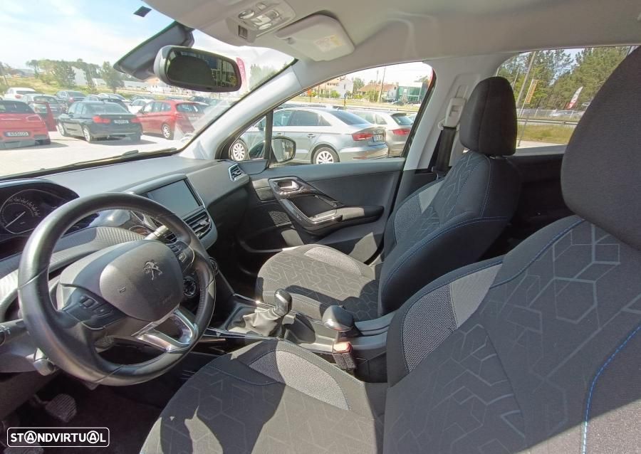 Peugeot 2008 1.5 BlueHDi Signature - 7