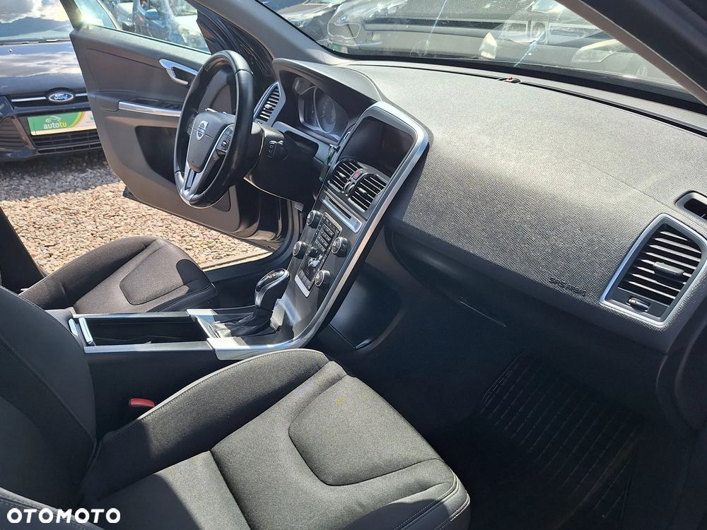 Volvo XC 60 2.4D AWD Momentum - 10