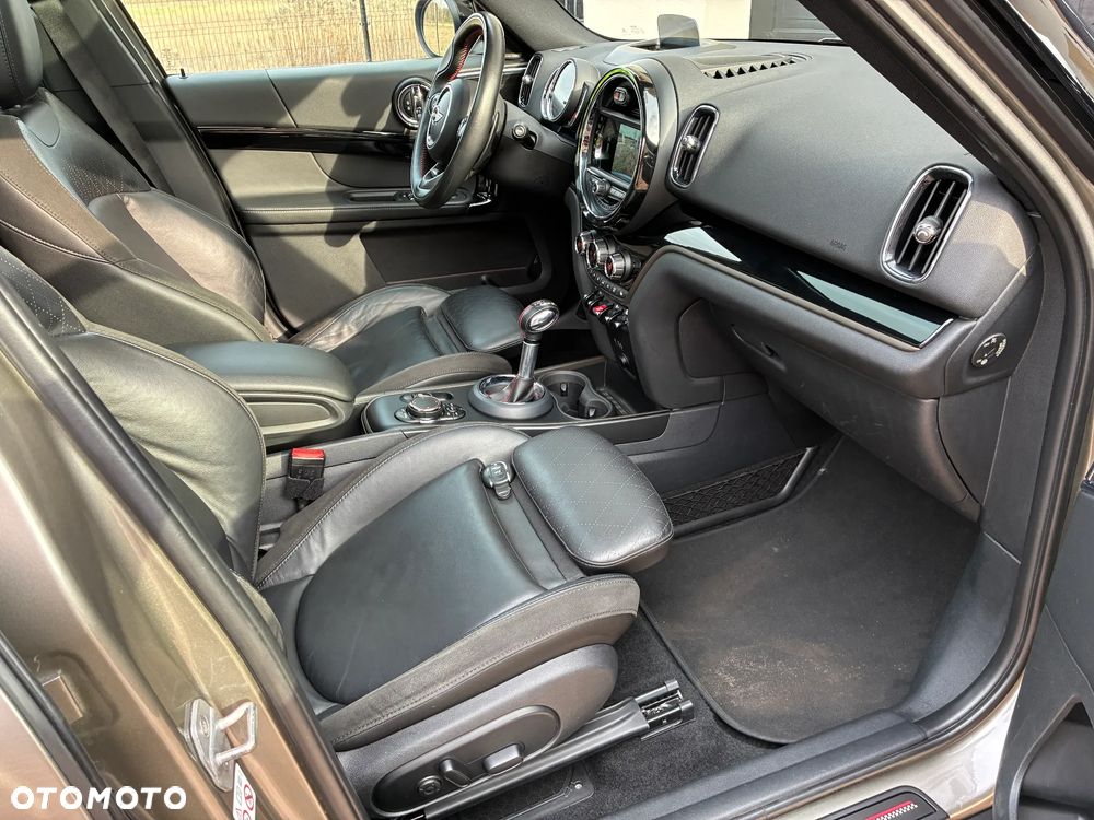 MINI John Cooper Works ALL4 sport - 36
