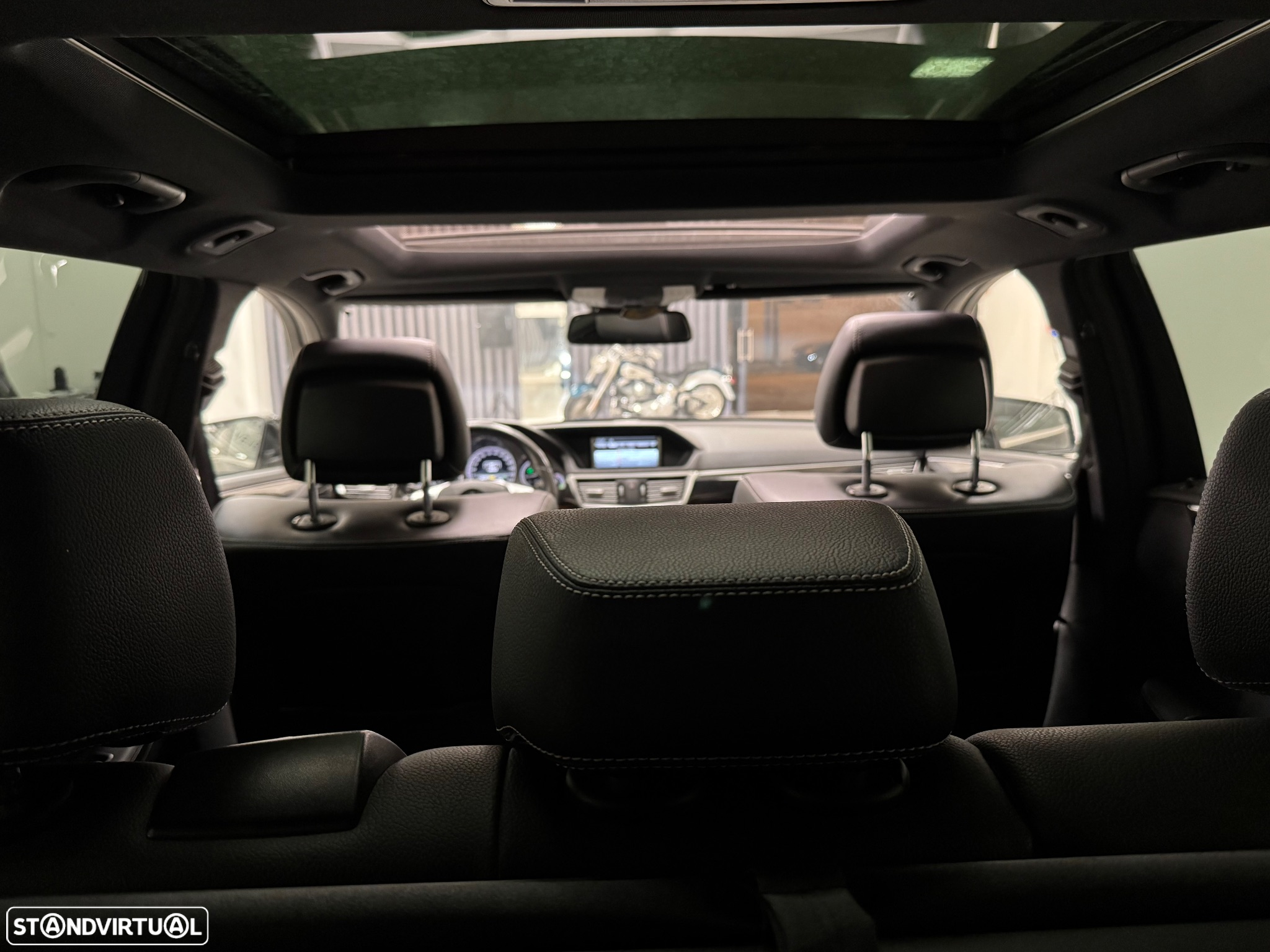 Mercedes-Benz E 300 Bluetec Hybrid Avantgarde - 38