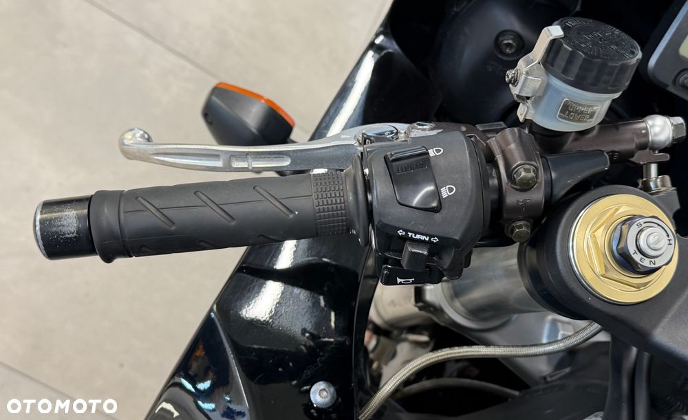 Honda CBR - 7