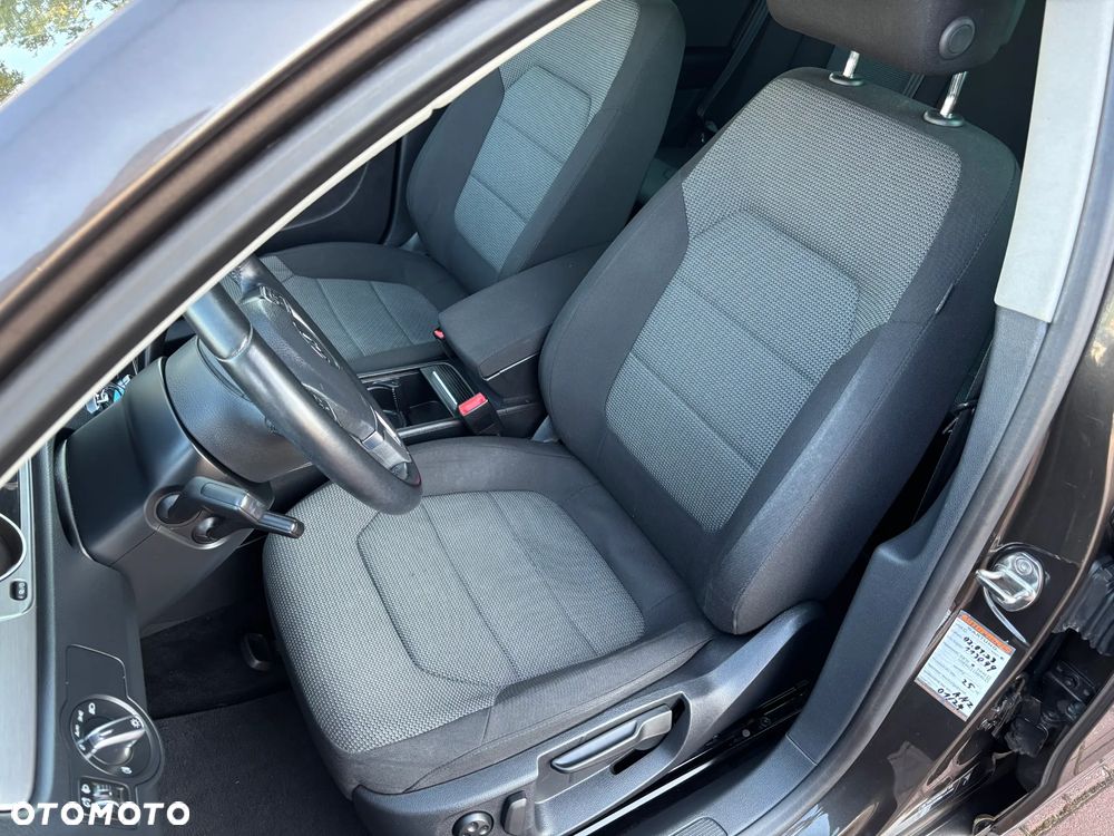 Volkswagen Passat - 14