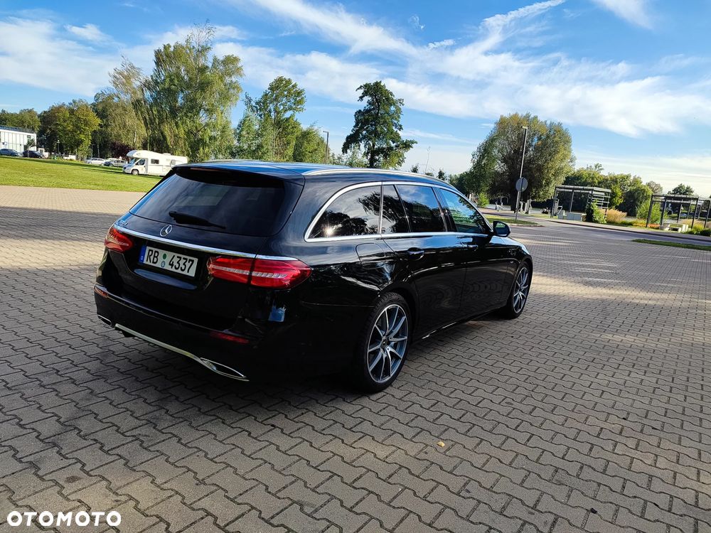 Mercedes-Benz Klasa E 300 d T 9G-TRONIC - 17