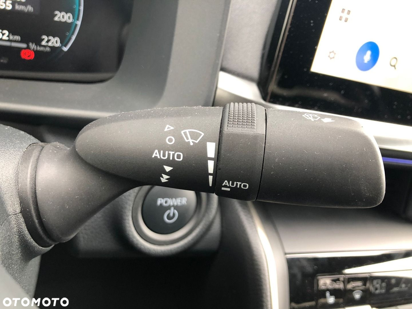 Toyota C-HR - 34