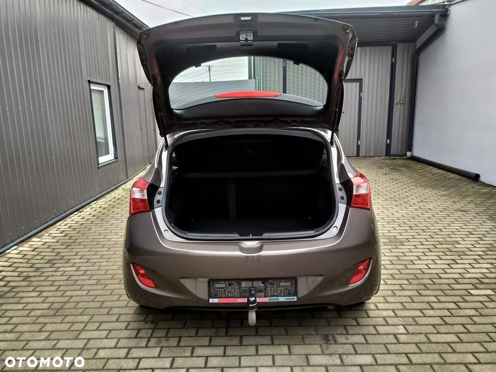 Hyundai i30 1.6 GDI BlueDrive Classic + - 21