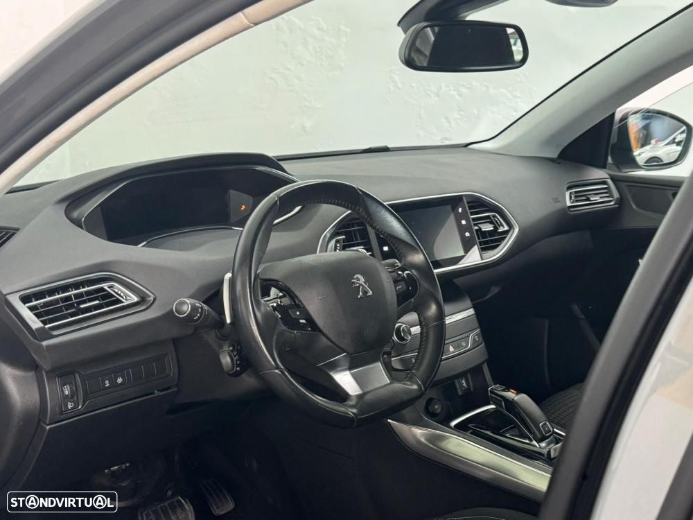 Peugeot 308 1.5 BlueHDi Allure Pack EAT8 - 16