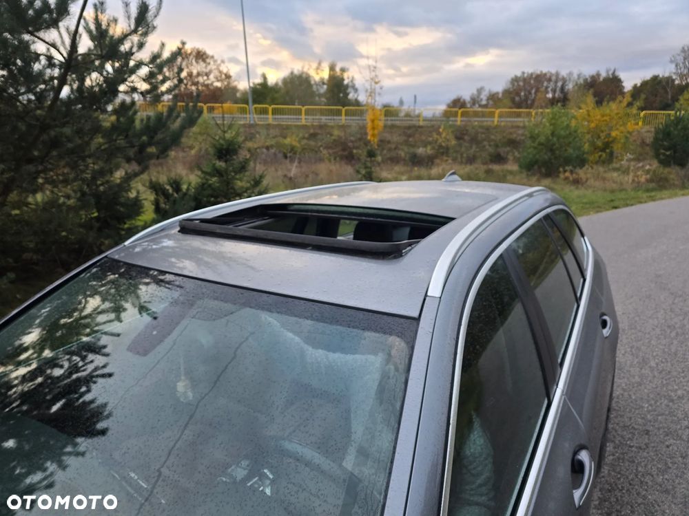 BMW Seria 5 525d xDrive Sport-Aut - 11