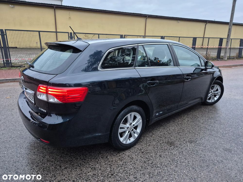 Toyota Avensis 1.8 Luna - 18