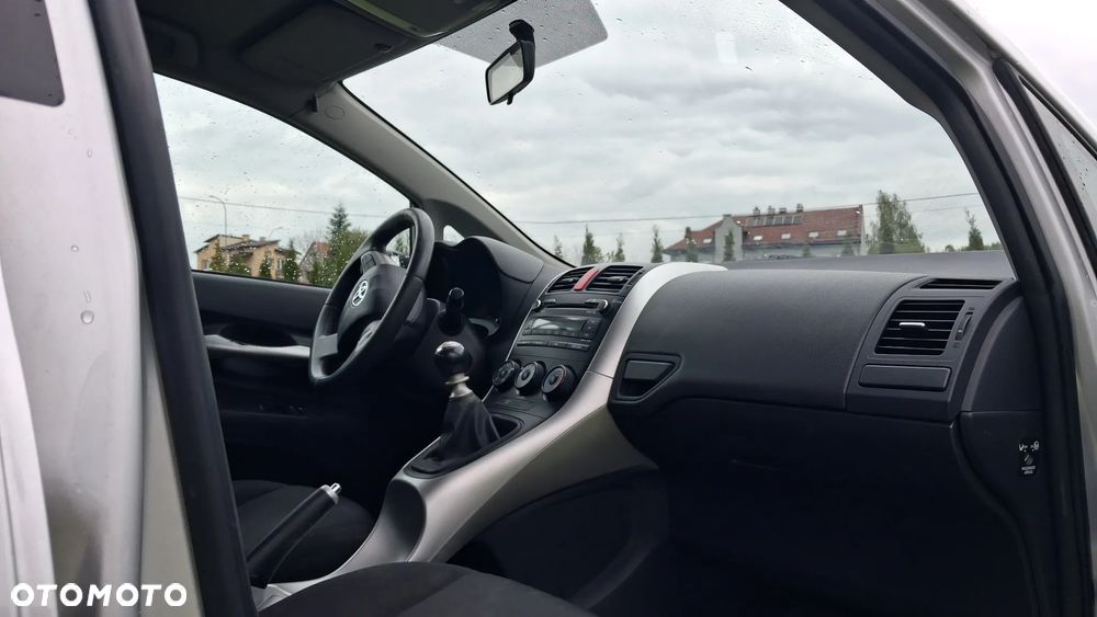 Toyota Auris 1.6 Sol - 3