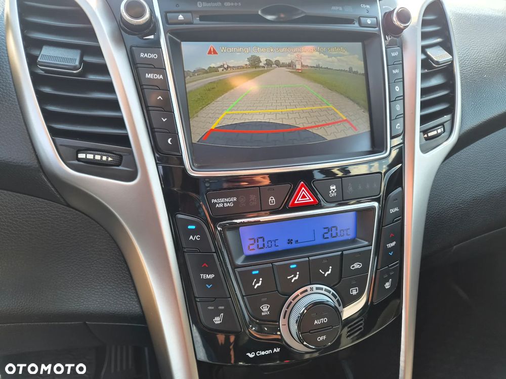 Hyundai i30 blue 1.6 CRDi Classic Navigation - 16