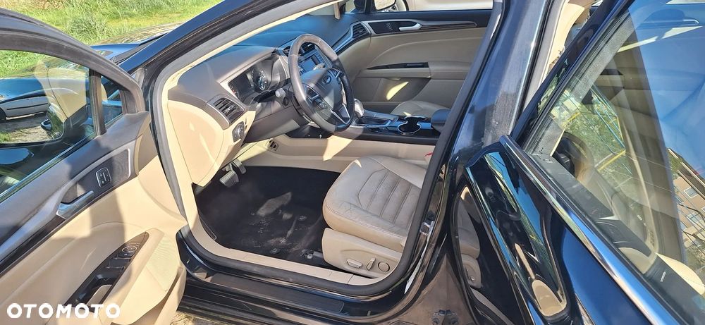 Ford Fusion - 9