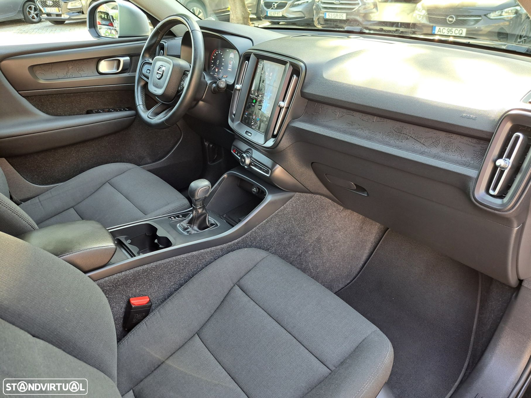 Volvo XC 40 1.5 T2 Momentum Core - 19