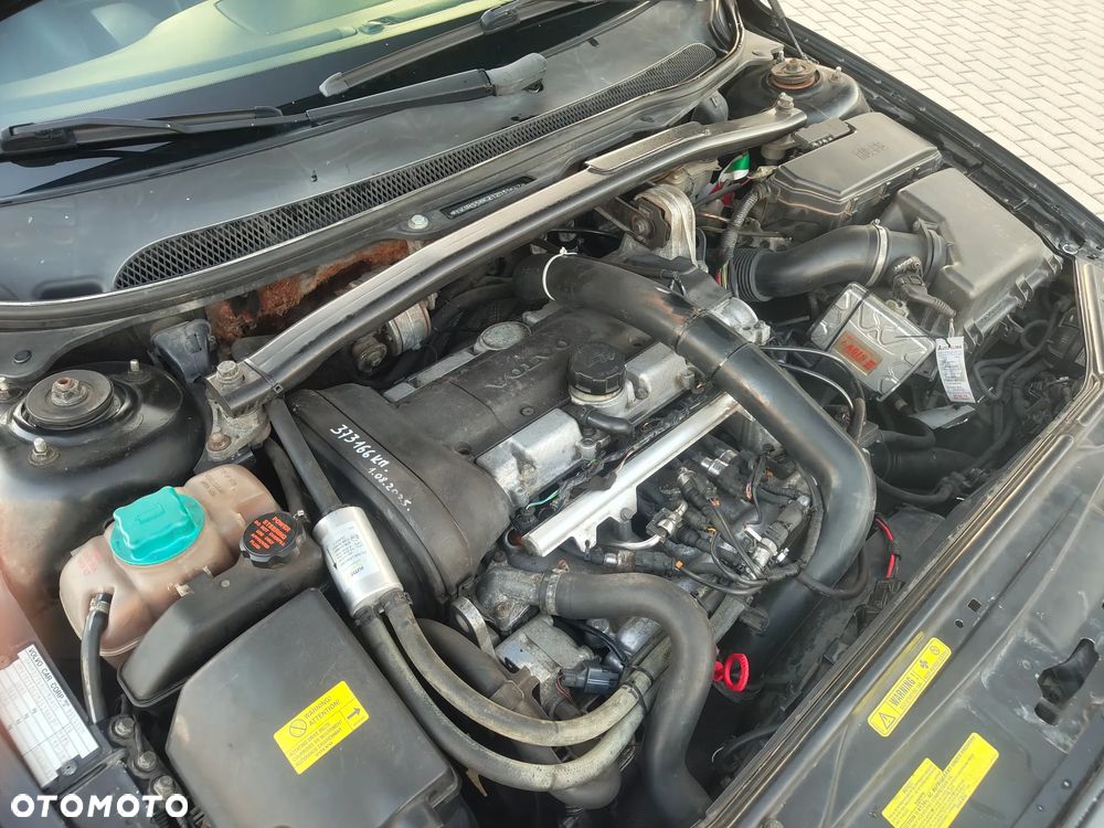 Volvo S60 2.4 T - 19