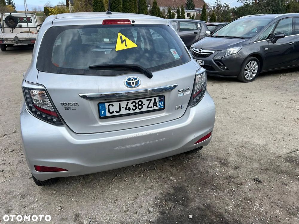 Toyota Yaris Hybrid 100 Premium - 5