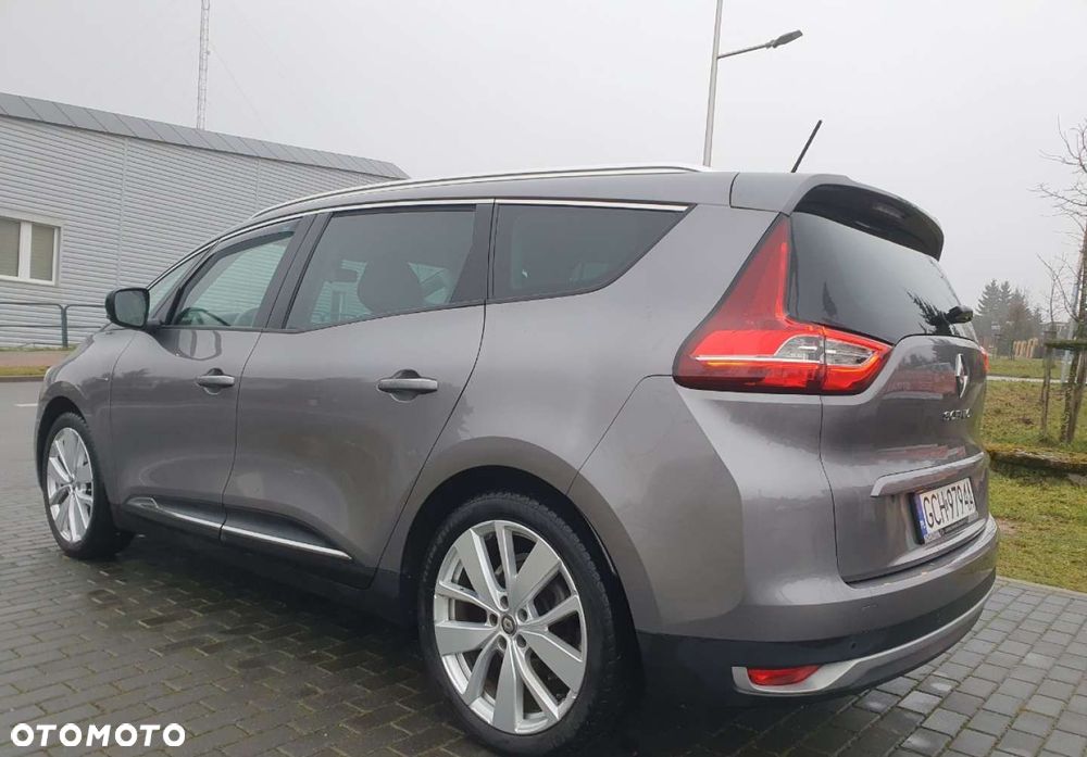 Renault Grand Scenic - 17