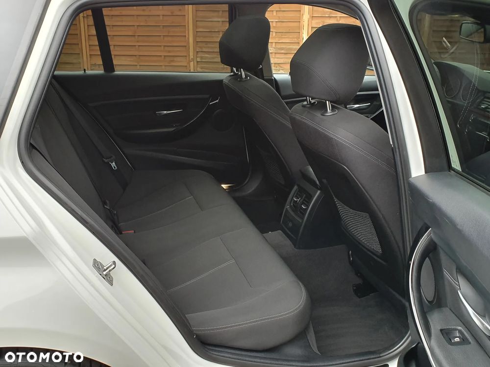 BMW Seria 3 - 22