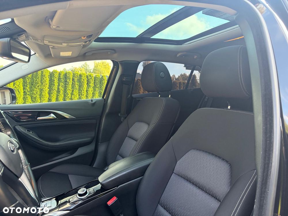 Infiniti Q30 2.2d DCT AWD Sport - 25